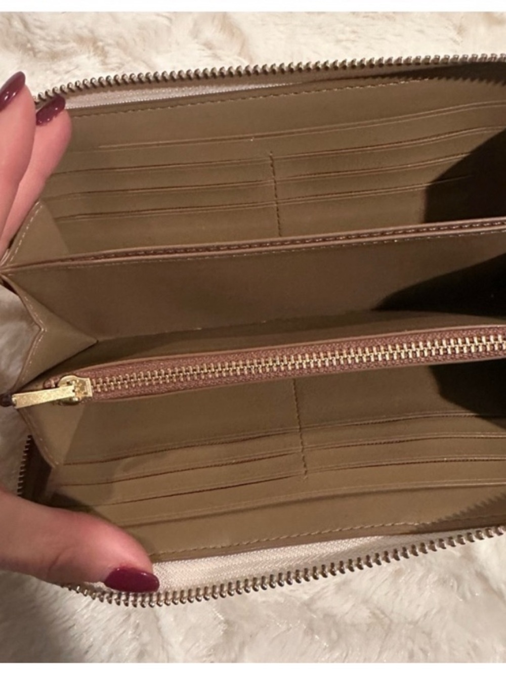 Coach beige horse and carriage Signature Convertible wallet with Gold 'C' - Picture 4 of 6